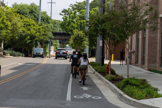 2-Hour Guided E-Bicycle Sightseeing Tour of Nashville - Crossing the John Seigenthaler Pedestrian Bridge