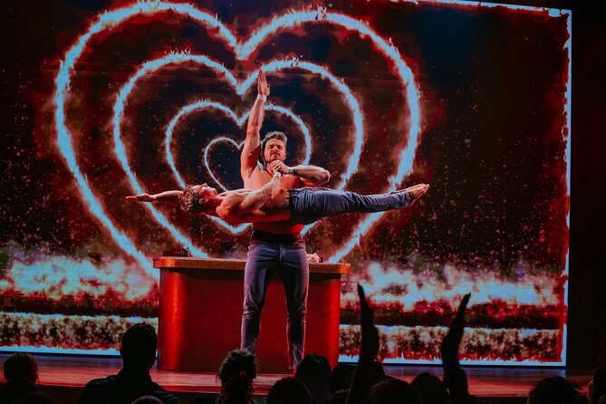 Adult Comedy Show & Cirque-Style Performance at Woolworth Theatre - The moonshiner family reunion, act by act