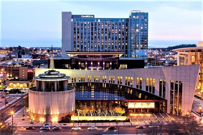 Before-Open Guided Tour & Admission to Country Music Hall of Fame - What happens during the one-hour guided tour