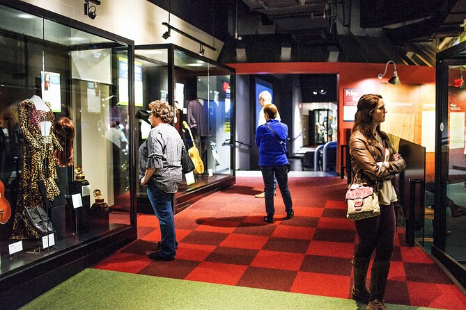 Circle Pass: Johnny Cash, Trolley Tour, Ryman, Ole Smoky & More - Ole Smoky at 6th & Peabody: A Tasting With Food and Beer Nearby