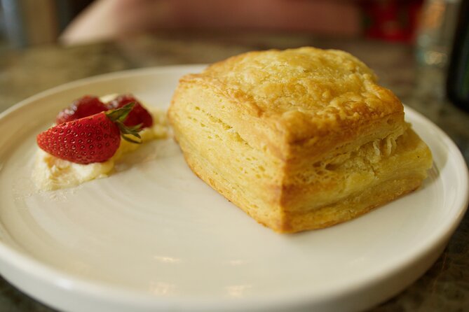 Downtown Nashville Food Tour With Sidewalk Food Tours - What the guides add beyond the food
