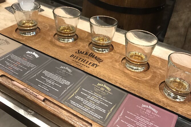 Jack Daniel Distillery Tour with Lynchburg & World's Longest Bar - Free time on Lynchburg’s historic square