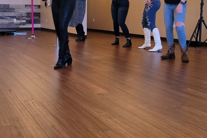 Line Dance Lesson in Nashville: Country Fusion Class - Why the small group size matters