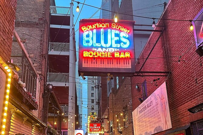 Murder on Music Row Country Music's Haunted True Crime Ghost Tour - What the guides add to the experience