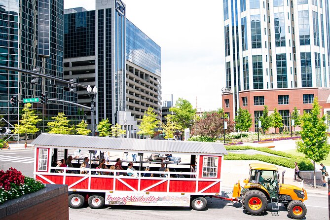 Narrated Sightseeing Tractor Tour of Nashville - Why this tractor tour works as a first look at Nashville