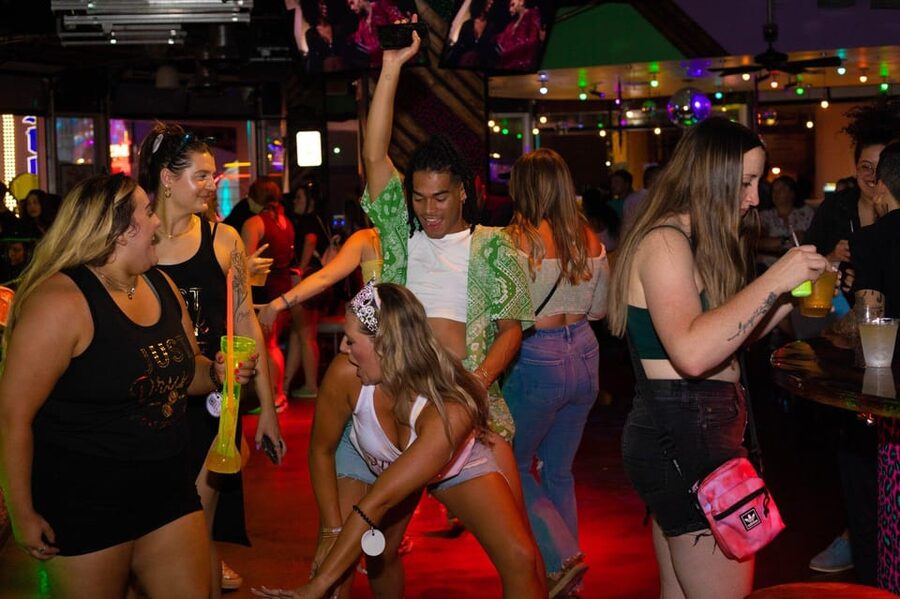 Nashville Bar Crawl: Guided Pub Crawl with Drinks Discounts - Amelia and the social side of the evening