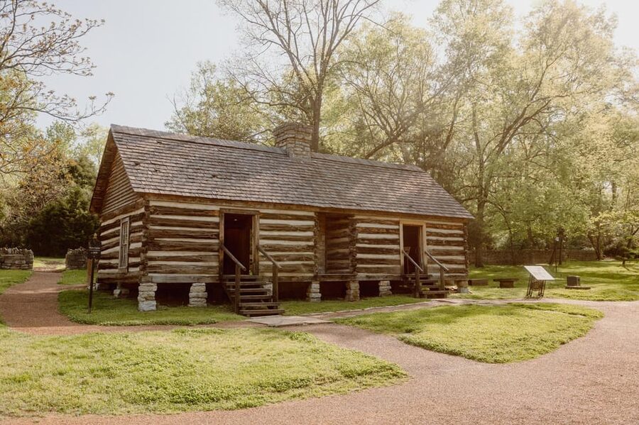 Nashville: Belle Meade Historic Site Journey to Jubilee Tour - Moving through the plantation grounds