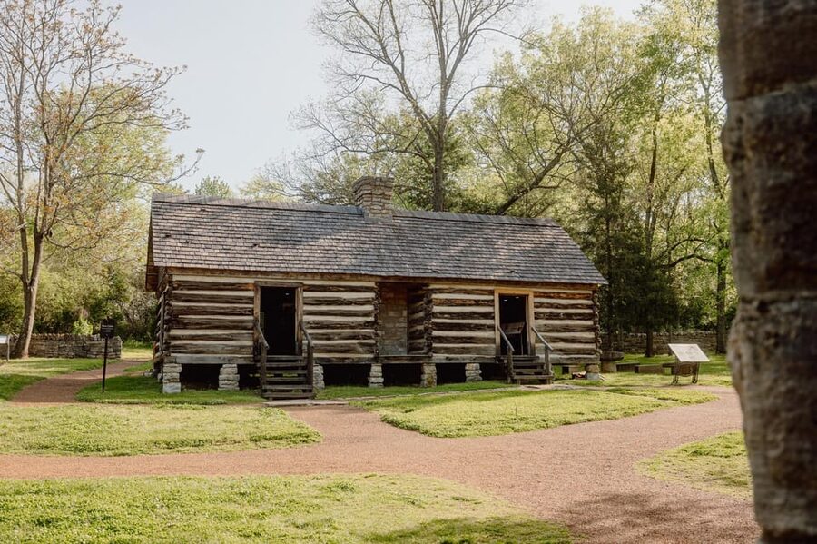 Nashville: Belle Meade Historic Site Journey to Jubilee Tour - What makes the guides important