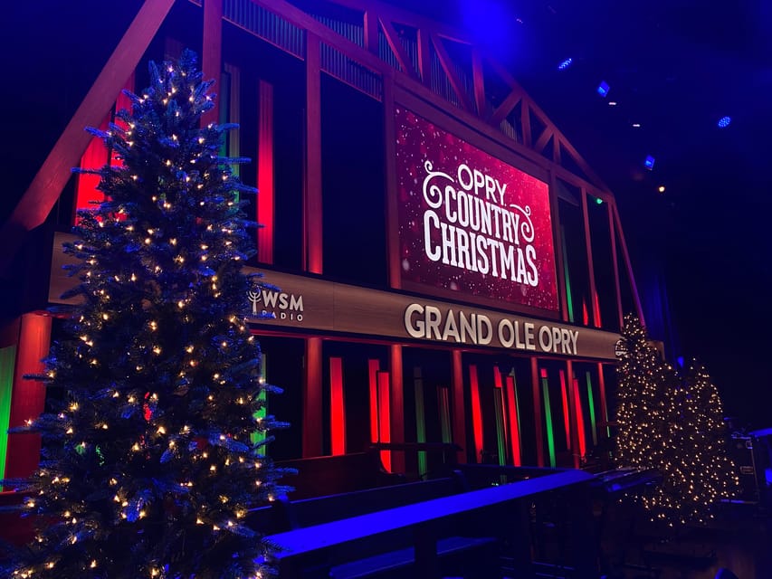 Nashville: Country Christmas Music Show at the Opry House - Entering the Opry House for a Christmas Show