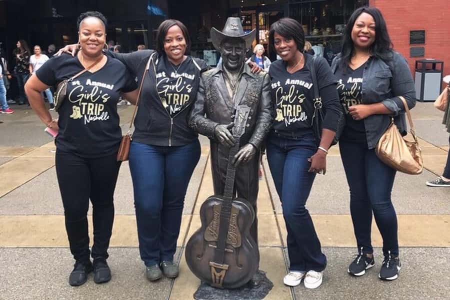 Nashville: Downtown Food, Drink and Sightseeing Walking Tour - A Food Tour With Nashville Music in the Background