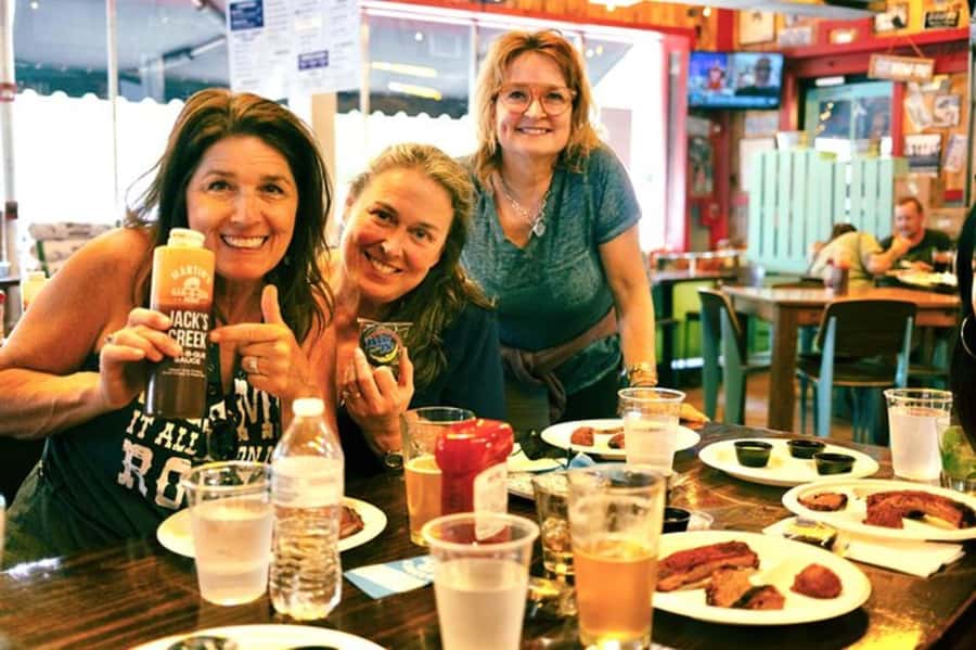 Nashville: Downtown Food, Drink and Sightseeing Walking Tour - Broadway, Honky Tonks, and the Sound of Downtown