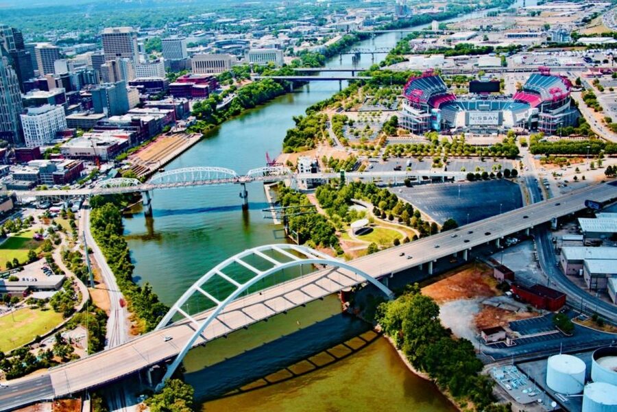 Nashville: Downtown Helicopter Experience - Bose headsets and a flight built for three