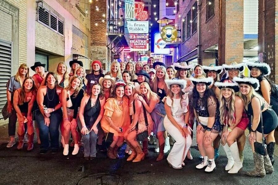 Nashville: Exclusive Entry and Special Offers VIP Bar Crawl - Who will get the most from this crawl