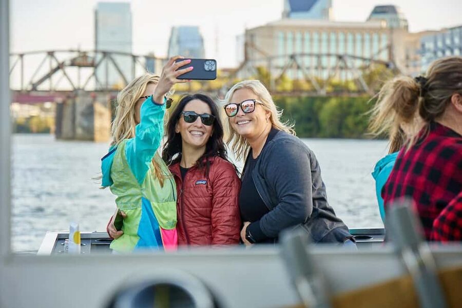 Nashville: Family Friendly River Cruise - Why the live crew makes the ride worthwhile