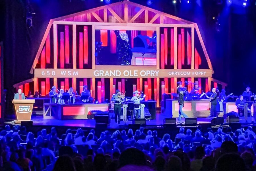 Nashville: Grand Ole Opry Show Ticket - Country legends, newer acts, and surprise discoveries