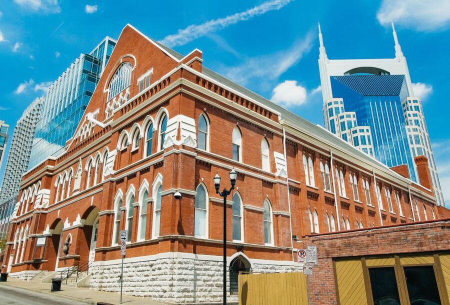 Nashville: Guided City Van Tour - Why a small Nashville van makes sense
