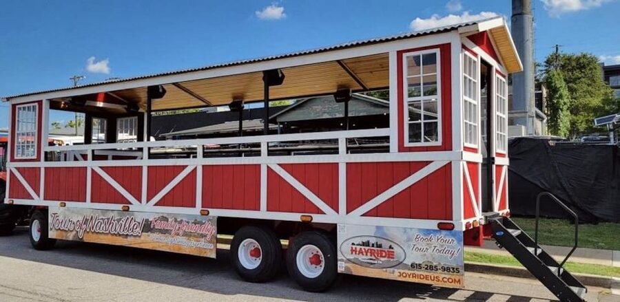 Nashville: Guided Hayride Tractor Ride and Sightseeing Tour - What the bright red tractor tour feels like
