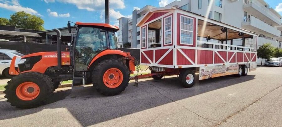 Nashville: Guided Hayride Tractor Ride and Sightseeing Tour - Broadway and the first look at Music City