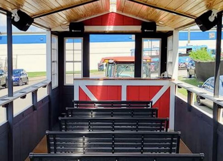 Nashville: Guided Hayride Tractor Ride and Sightseeing Tour - Music Row and Nashville’s recording culture