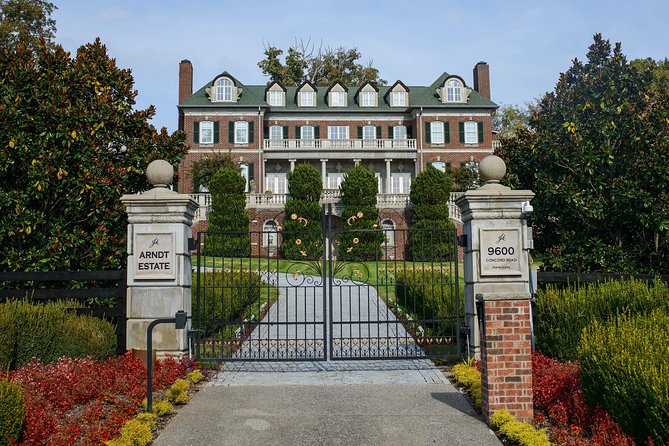 Nashville "Homes Of The Stars" Narrated Bus Tour with 30+ Celebrity Homes - Comfort, weather, and what to bring