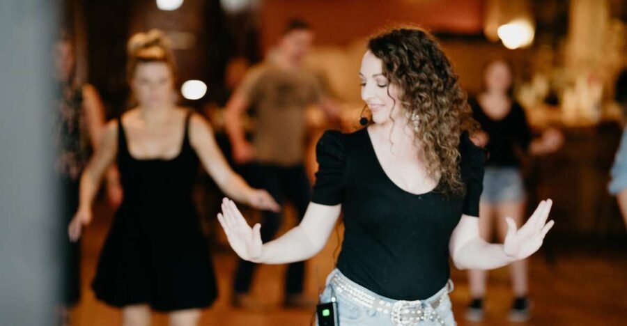 Nashville: Line Dancing Class with Keepsake Video - The first dance starts gently