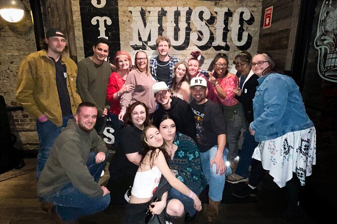 Nashville Live Music Bar Crawl with Local Venues & Drink Specials - Starting among the old bars of Printer’s Alley