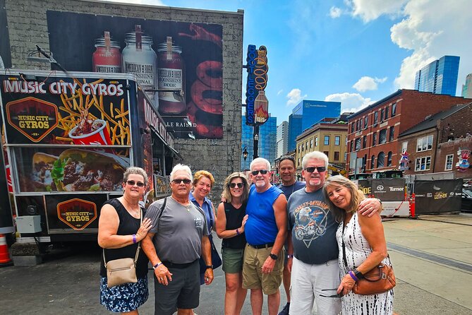 Nashville Live Music Bar Crawl with Local Venues & Drink Specials - What the reviews tell you about the guide