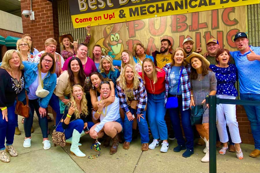 Nashville: Music City Pub Crawl - Live music is the steady thread between stops