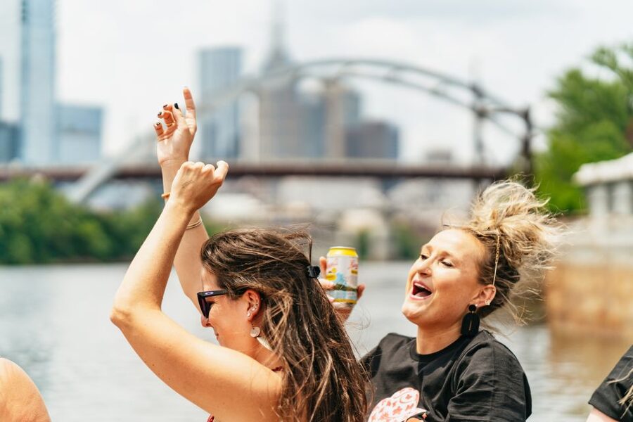 Nashville: Pontoon Party Cruise with a Captain - Drinks, bar service, and the practical rules