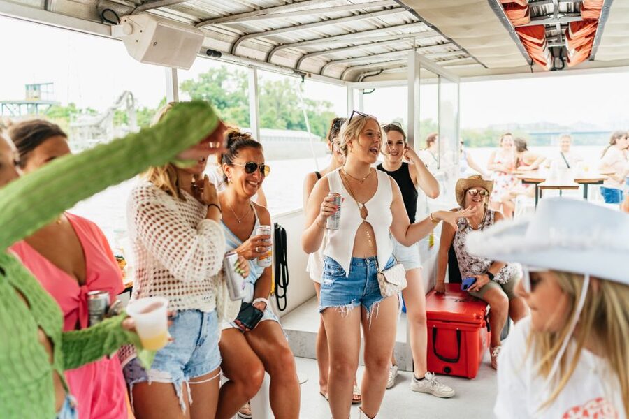 Nashville: Pontoon Party Cruise with a Captain - Is $60 a fair price?