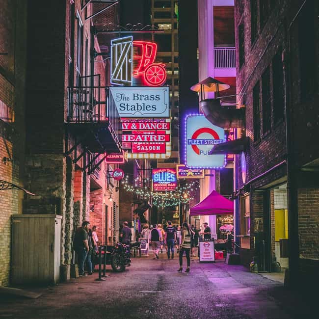 Nashville: Prohibition Cocktail Crawl – Speakeasy Scandals - A longer downtown stop adds variety