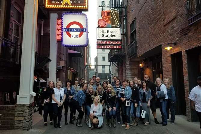 Nashville's Honky-Tonk Walking Sightseeing Pub Crawl - Four or five bars, with time for music at each