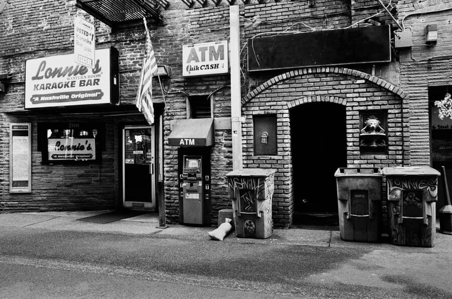 Nashville's Speakeasy Secrets: True Crime Tasting Pub Crawl - Why the guides matter so much