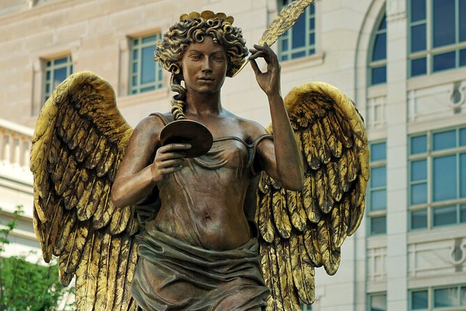 Nashville Self-Guided Audio Walking Tour - Light Meander starts with a modern Nashville welcome