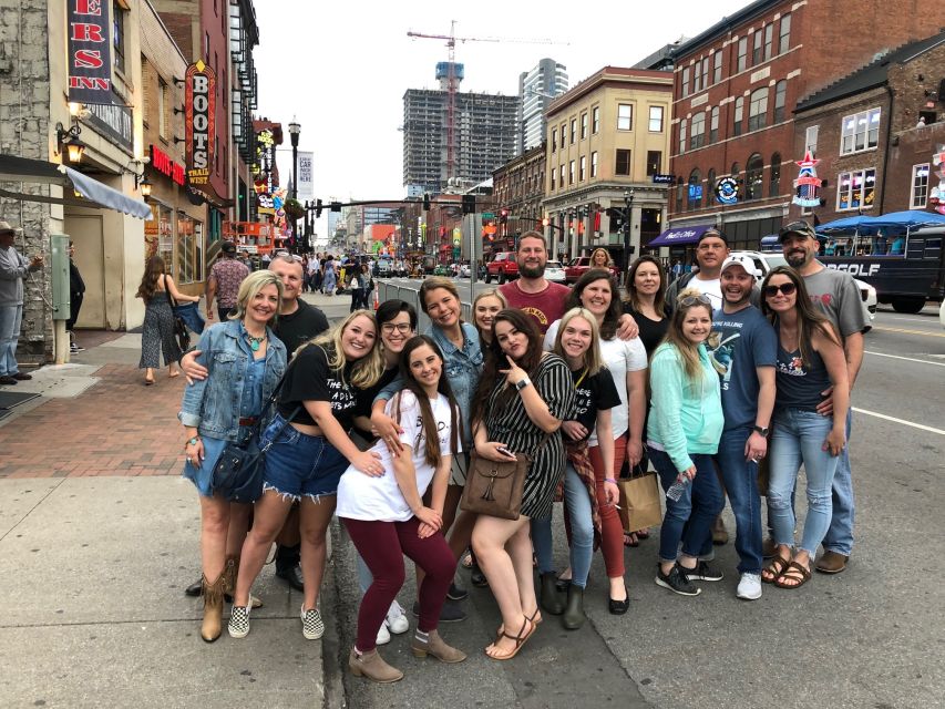 Nashville: The Ville All-Inclusive Pub Crawl - A quick route through Nashville after dark