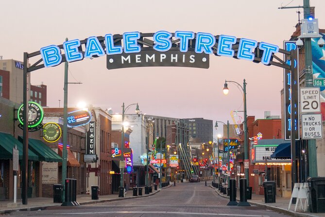 Nashville to Memphis/Graceland Day Trip for up to 7 passengers - A private guide can make the long drive easier