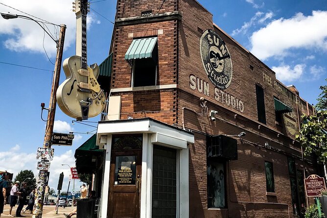 Nashville to Memphis/Graceland Day Trip for up to 7 passengers - Who should book this day trip
