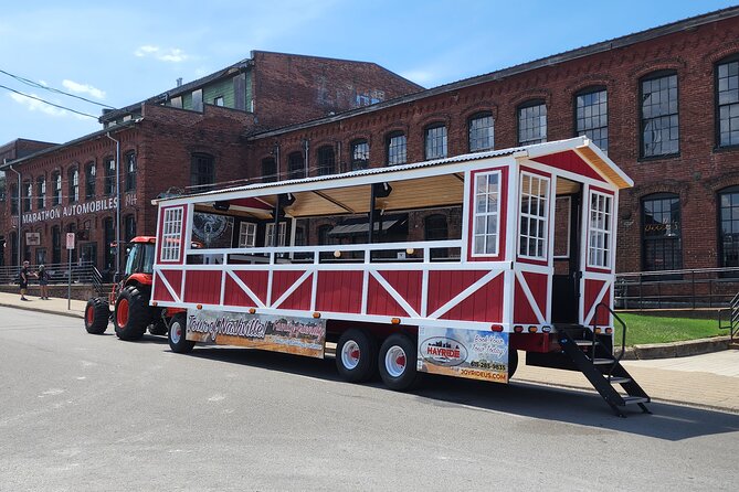 Night-Time Hayride Sightseeing Tractor Tour of Nashville - The guide makes or breaks the 90 minutes