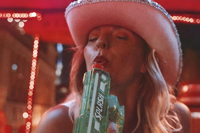 Private Downtown Nashville Party Tractor Tour 21+ Only! - Who will get the best value