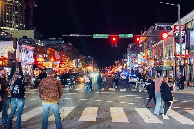 Private Nashville Tour for up to 7 passengers - How to make the two hours count