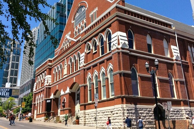 Private Walking Tour with Johnny Cash Museum Admission - Finishing at the Johnny Cash Museum