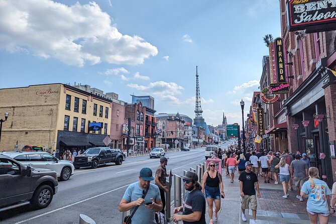 Self Guided Scavenger Hunt Walking Tour - What the three-hour format means